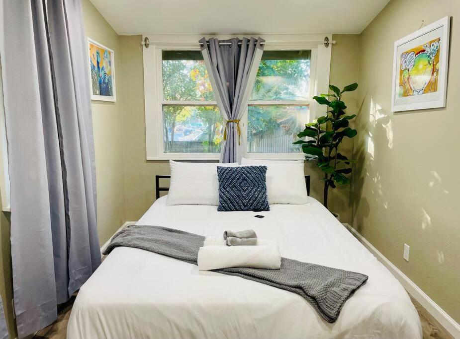 Artists Bungalow Arcade King Beds Near The Beat Sacramento Luaran gambar